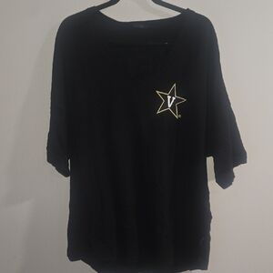 Chic Black V-Neck Tee with Star Detail